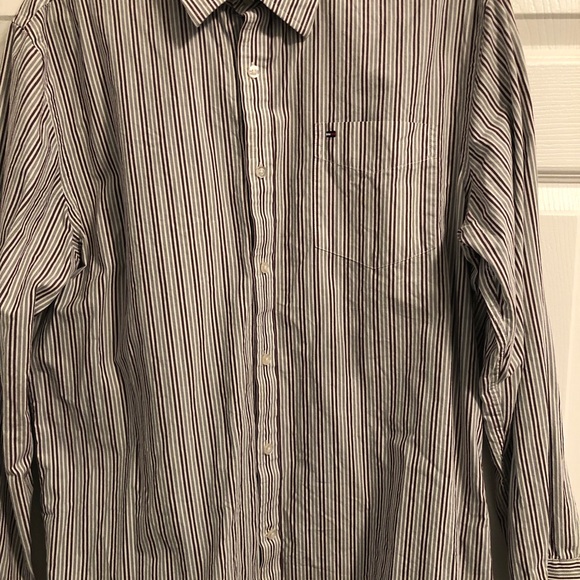 Tommy Hilfiger - Picture 2 of 4